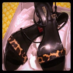 Brand new Kors Simone heels!